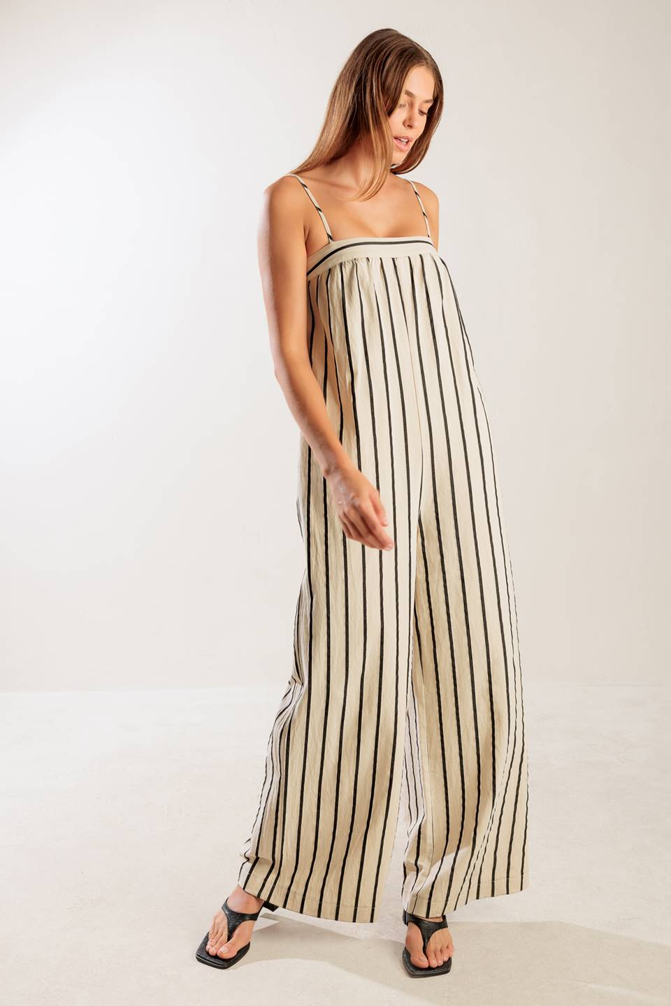 JUST THE BEGINNING WOVEN JUMPSUIT Flying Tomato